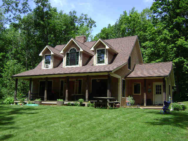 Building photograph for 82 PADDY HOLLOW RD